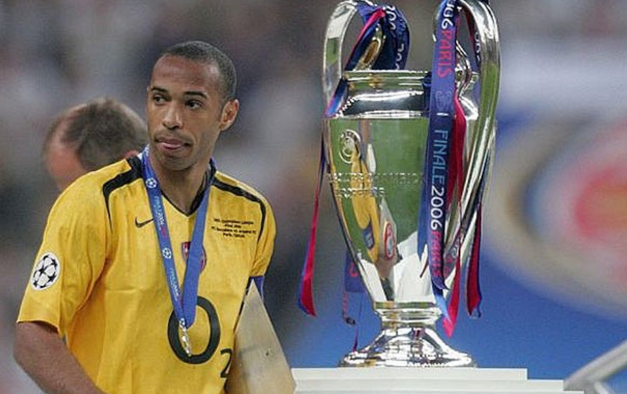 英格兰轻取阿森纳，法比尼奥高光表现