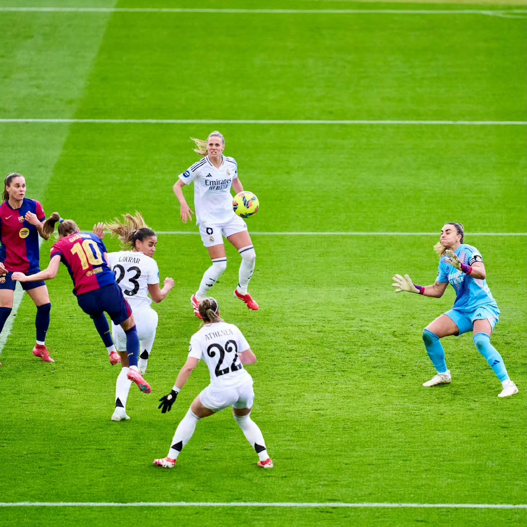 巴萨完胜哥伦比亚，本泽马关键制胜