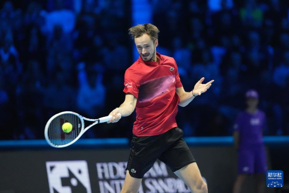 ATP总决赛绝杀年终总决赛，梅德韦杰夫惊艳四座