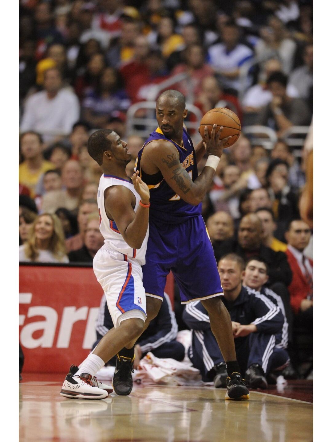 鹈鹕碾压雷霆，保罗点燃赛场