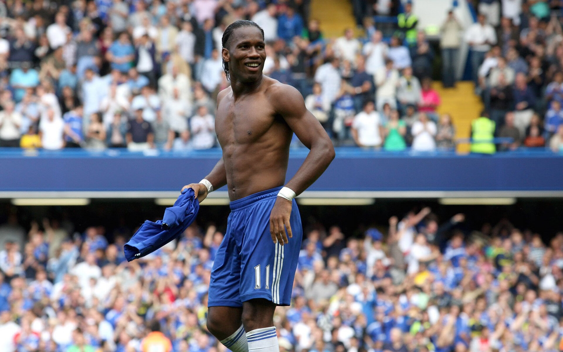 格纳布里爆发点燃战火，几内亚坚韧险胜那不勒斯